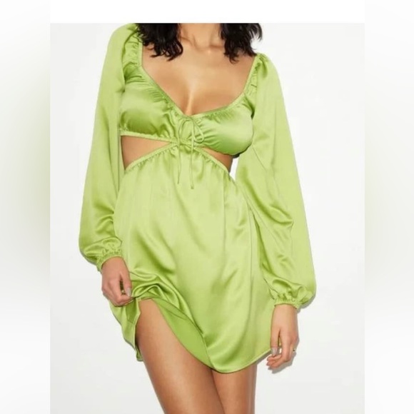 Dynamite satin green dress - Picture 2 of 2